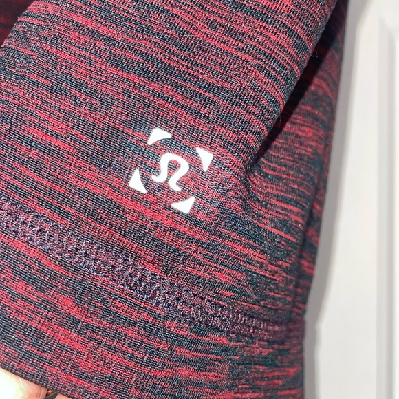Lululemon Mens Red/Black Tee-Medium - Picture 4 of 4